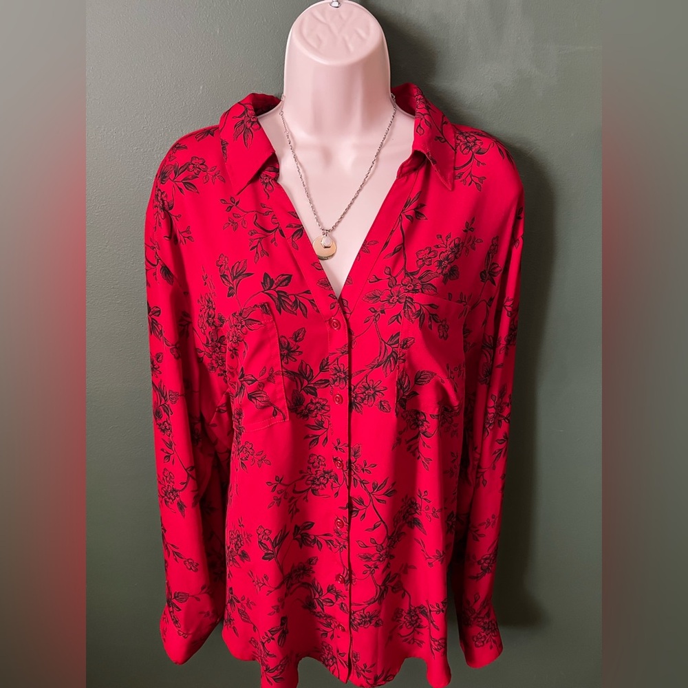 Maurices Scarlet Floral Button Down Blouse